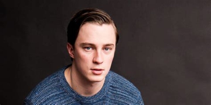 Elon Gold Biography, Age, Height, Wife, Net Worth, Family